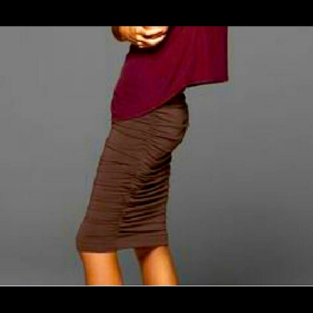 Pull On, Light Weight, Ruched Skirt.